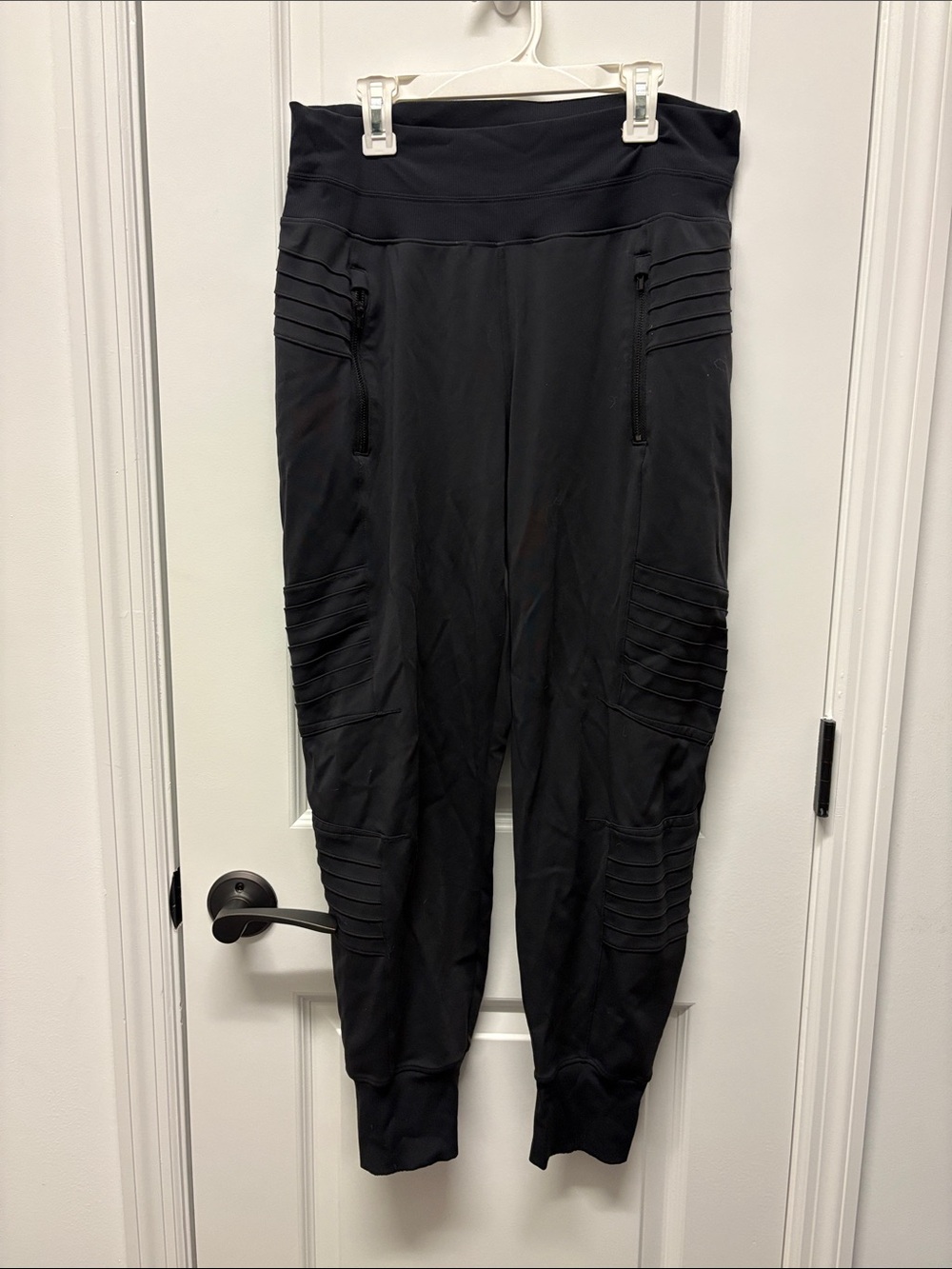 Athleta Venice moto jogger pants size medium